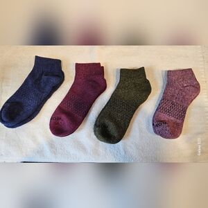 Bomba's 4-pack Women's Socks Set.  Size 6-10.  Blue, Sapphire, Green, Berry-pink